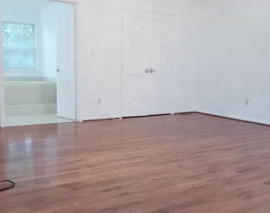 4805 Ashford Place - Photo Thumbnail 30