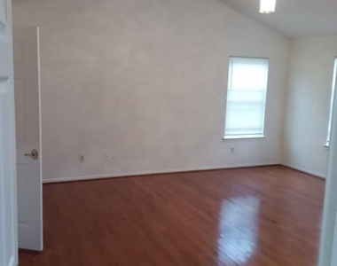 4805 Ashford Place - Photo Thumbnail 32