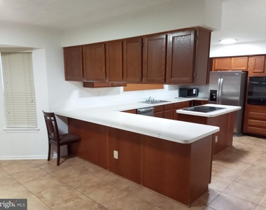 4805 Ashford Place - Photo Thumbnail 18