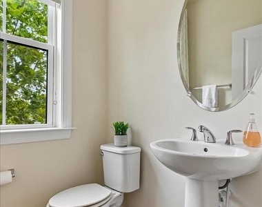 6402 47th Street - Photo Thumbnail 10