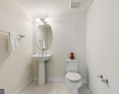 6402 47th Street - Photo Thumbnail 3