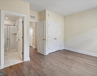 6402 47th Street - Photo Thumbnail 13