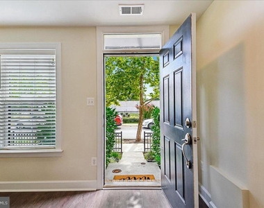 6402 47th Street - Photo Thumbnail 1