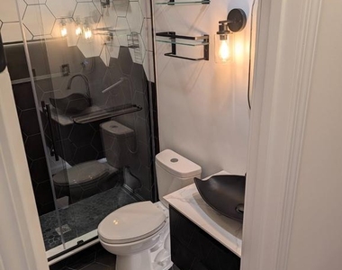 5235 Hil Mar Drive - Photo Thumbnail 15