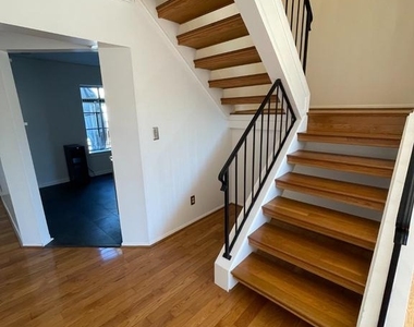 5235 Hil Mar Drive - Photo Thumbnail 9