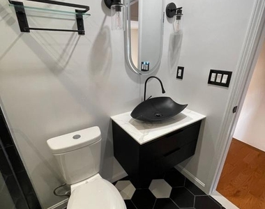 5235 Hil Mar Drive - Photo Thumbnail 13