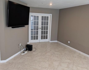 5235 Hil Mar Drive - Photo Thumbnail 35