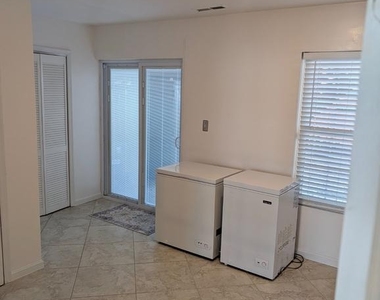 5235 Hil Mar Drive - Photo Thumbnail 36