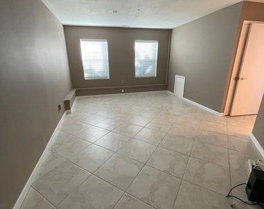 5235 Hil Mar Drive - Photo Thumbnail 34