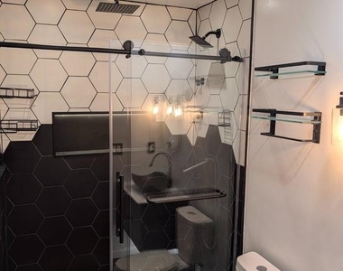 5235 Hil Mar Drive - Photo Thumbnail 16
