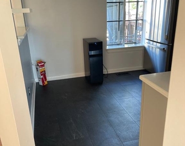 5235 Hil Mar Drive - Photo Thumbnail 5