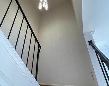 5235 Hil Mar Drive - Photo Thumbnail 10