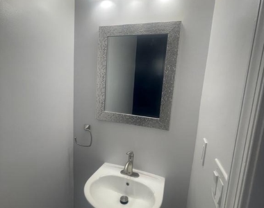 5235 Hil Mar Drive - Photo Thumbnail 4