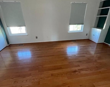 5235 Hil Mar Drive - Photo Thumbnail 18