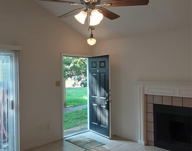 1204 Orchard Park Cir - Photo Thumbnail 14