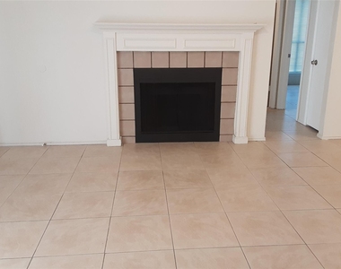 1204 Orchard Park Cir - Photo Thumbnail 3