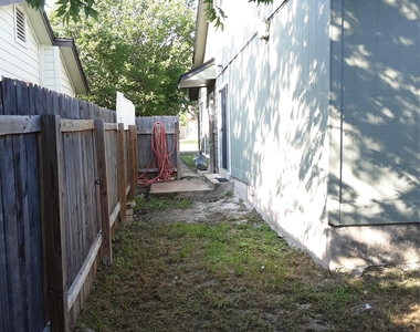 1204 Orchard Park Cir - Photo Thumbnail 18