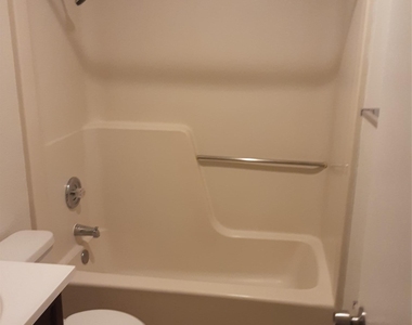 1204 Orchard Park Cir - Photo Thumbnail 16