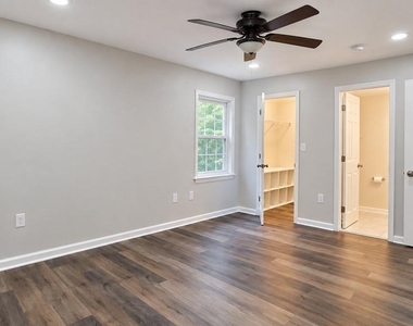 882 College Parkway - Photo Thumbnail 12