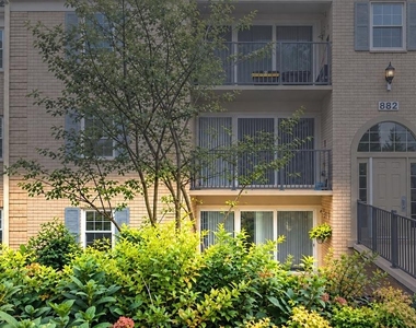 882 College Parkway - Photo Thumbnail 2