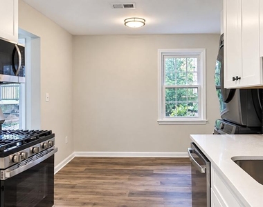 882 College Parkway - Photo Thumbnail 6