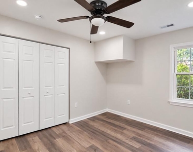 882 College Parkway - Photo Thumbnail 14