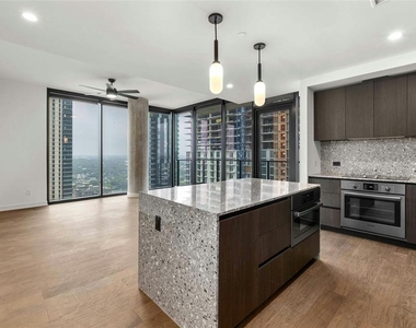 84 East Ave - Photo Thumbnail 2