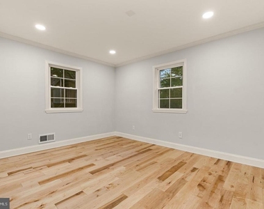 9414 Wadsworth Drive - Photo Thumbnail 44