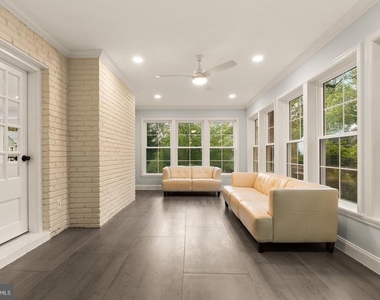 9414 Wadsworth Drive - Photo Thumbnail 10