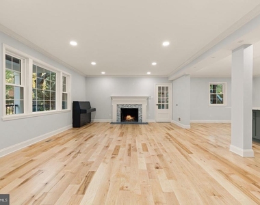 9414 Wadsworth Drive - Photo Thumbnail 13