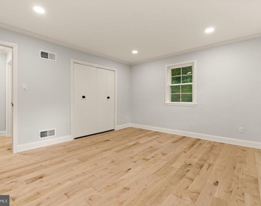 9414 Wadsworth Drive - Photo Thumbnail 41