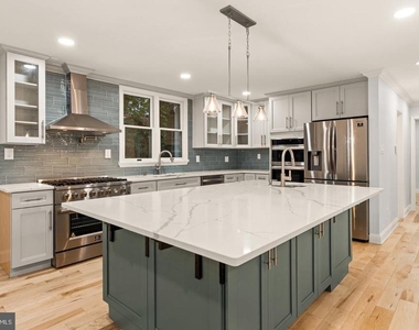 9414 Wadsworth Drive - Photo Thumbnail 15
