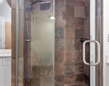 411 Brazos St - Photo Thumbnail 13