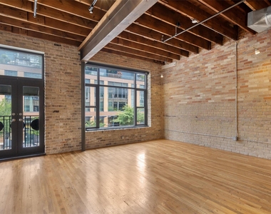 411 Brazos St - Photo Thumbnail 10