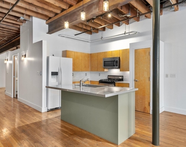 411 Brazos St - Photo Thumbnail 1