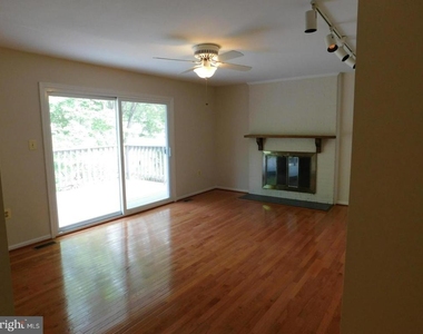 1725 Glastonberry Road - Photo Thumbnail 9