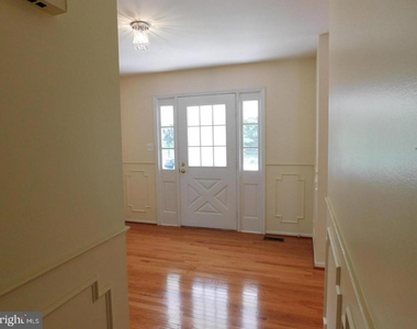 1725 Glastonberry Road - Photo Thumbnail 16