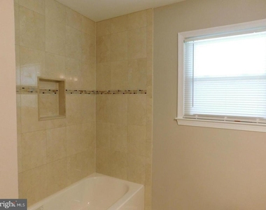 1725 Glastonberry Road - Photo Thumbnail 18
