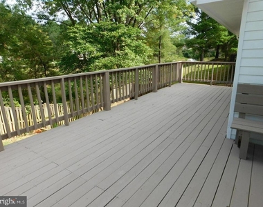 1725 Glastonberry Road - Photo Thumbnail 13