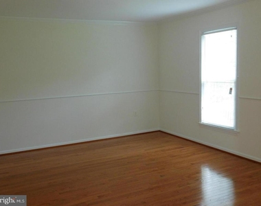 1725 Glastonberry Road - Photo Thumbnail 6