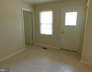 1725 Glastonberry Road - Photo Thumbnail 11
