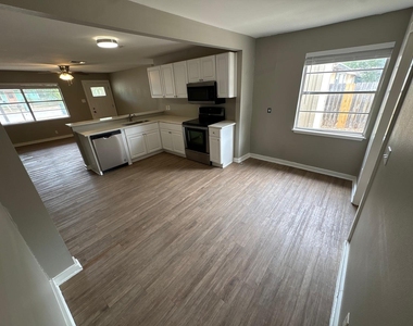 6703 Galindo St - Photo Thumbnail 3