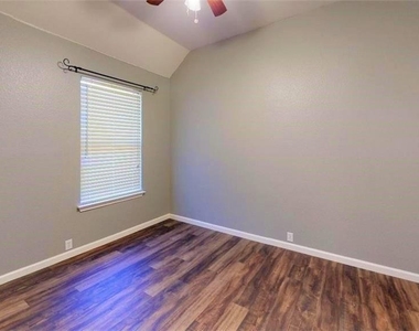 10904 Mint Julep Dr - Photo Thumbnail 10