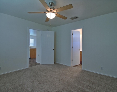 16418 Hamilton Point Cir - Photo Thumbnail 14