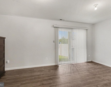 303 Sear Court - Photo Thumbnail 22
