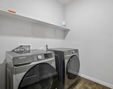 149 Mackinac Ln - Photo Thumbnail 18