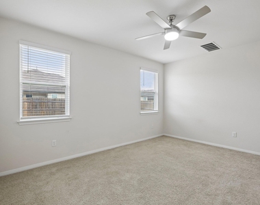 149 Mackinac Ln - Photo Thumbnail 11