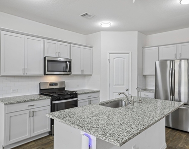 149 Mackinac Ln - Photo Thumbnail 9
