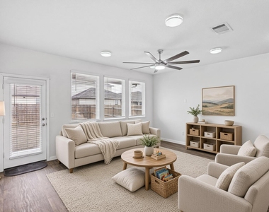 149 Mackinac Ln - Photo Thumbnail 3