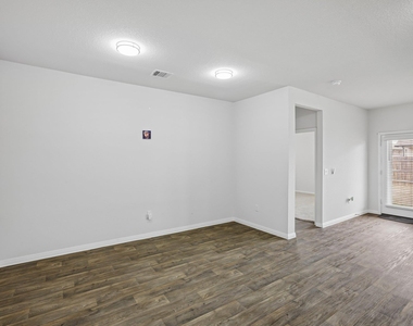 149 Mackinac Ln - Photo Thumbnail 6
